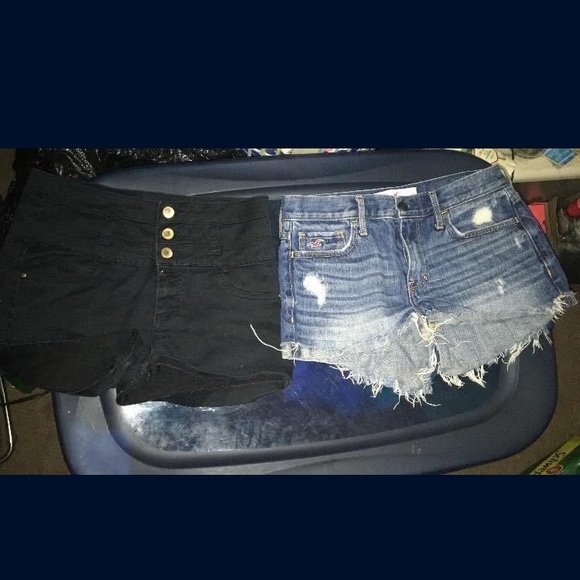 Shorts - Picture 3 of 11